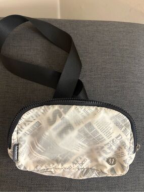 Lululemon Black and White Fanny Pack Everywhere Manifesto Print
